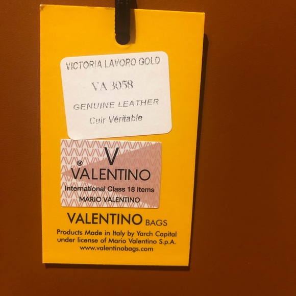 BNWT VALENTINO  VICTORIA LAVORO TOTE - Picture 9 of 16